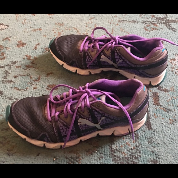 Puma athletic shoes. Sz. 10 Purple, turq, black - Picture 5 of 5